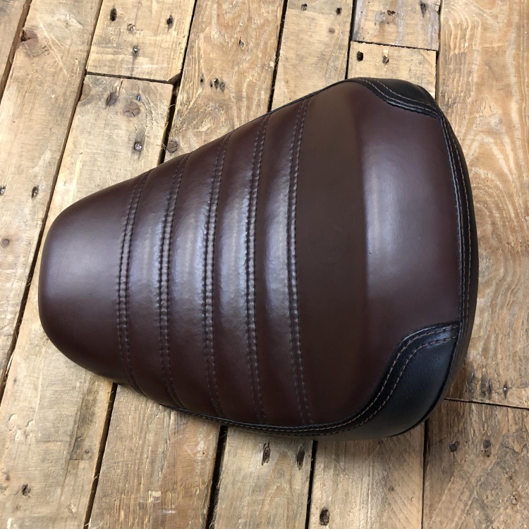 Indian Scout Bobber rider's solo seat - black & brown vinyl